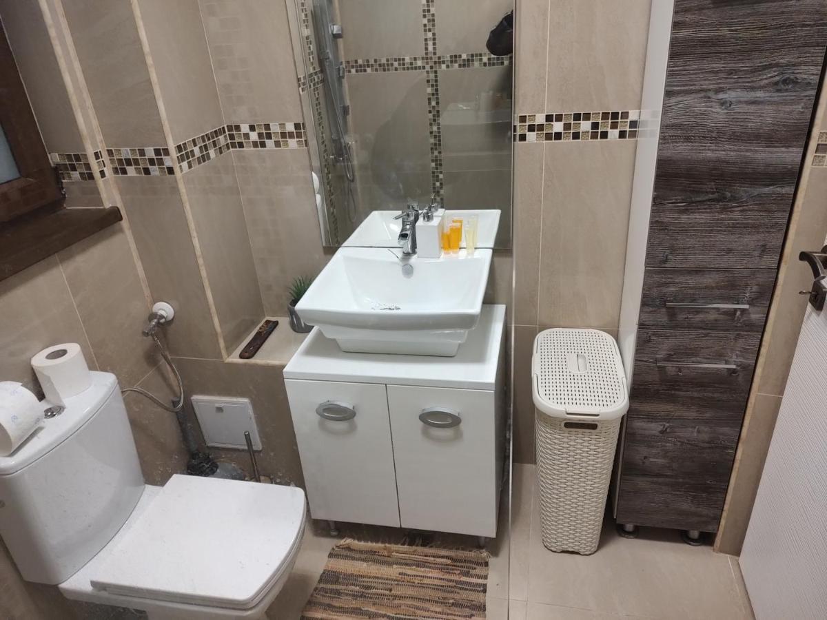 The Unique Apartment Roşu Esterno foto