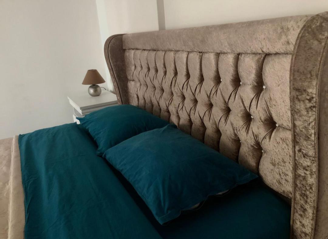 The Unique Apartment Roşu Esterno foto